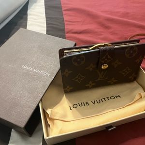 Authentic LOUIS VUITTON M61663 Monogram Porte Monnaie Viennois- DATE CODE SD0095